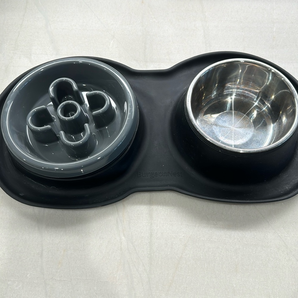 Dog Bowls w/slow eating insert